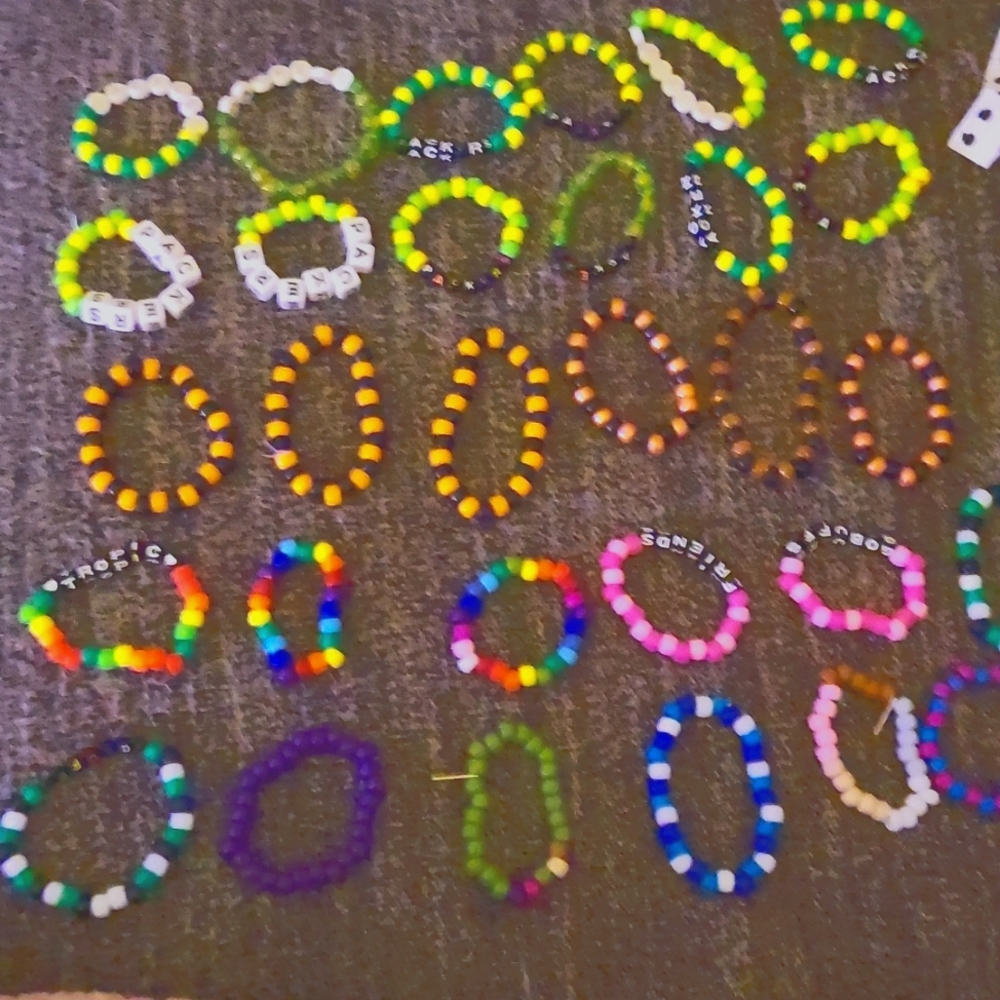 hi I am selling candy bracelets.sanatize each one Givin.